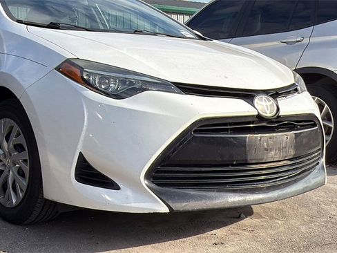 Used 2019 Toyota Corolla LE image 12