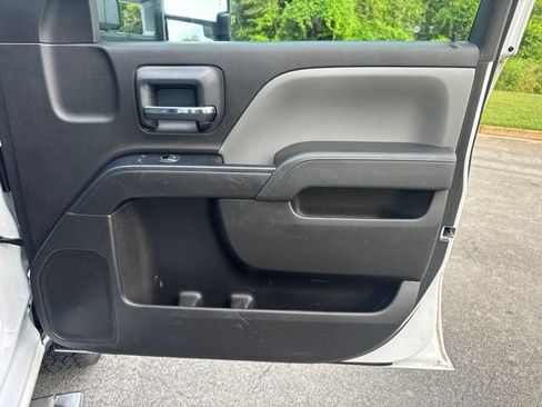 Used 2018 Chevrolet Silverado 2500 W/T w/ WT Convenience Package AWD/4WD image 9