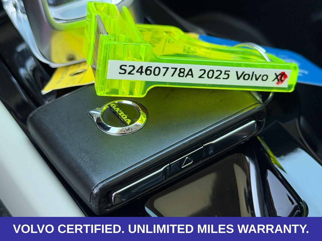 Certified 2025 Volvo XC40 B5 Ultra w/ Protection Package Premier AWD/4WD image 36