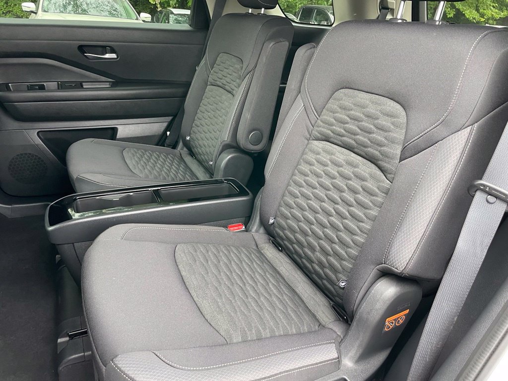 Certified 2024 Nissan Pathfinder SV w/ SV Premium Package AWD/4WD image 9