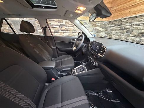 Certified 2023 Hyundai Venue SEL image 14