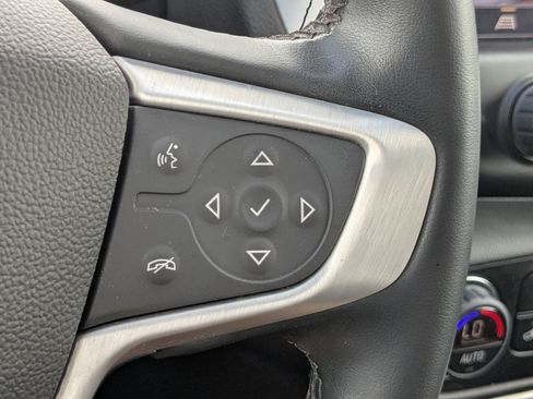 Used 2023 GMC Terrain SLT image 31