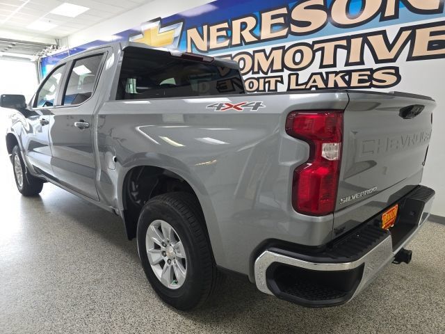Used 2025 Chevrolet Silverado 1500 LT AWD/4WD image 5