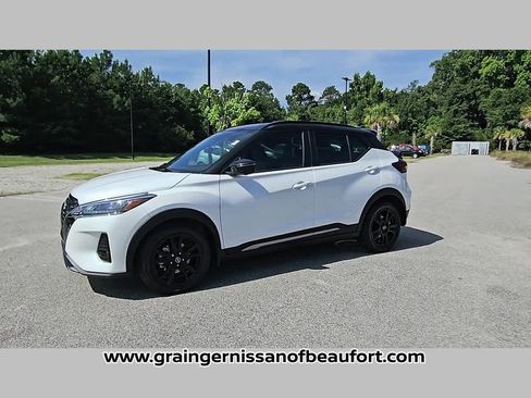Used 2024 Nissan Kicks SR w/ SR Premium Package FWD image 36
