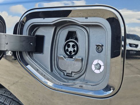 Used 2025 Ford F150 Lightning XLT image 54