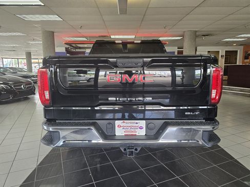 Used 2025 GMC Sierra 1500 SLT AWD/4WD image 6