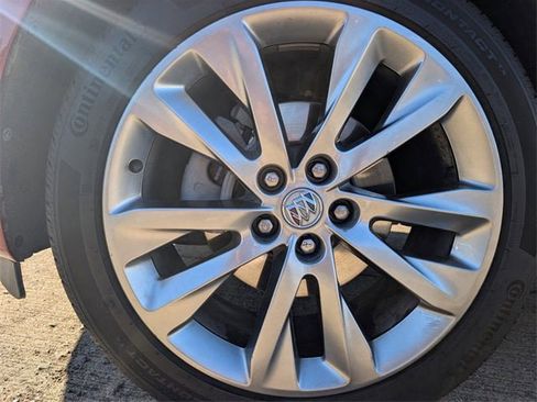 Used 2022 Buick Envision Avenir w/ Technology Package II image 7