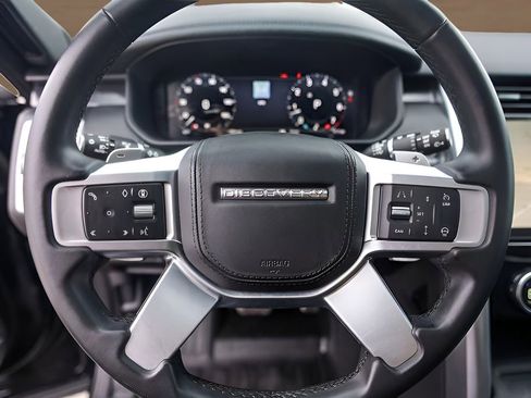 Used 2024 Land Rover Discovery Metropolitan Edition AWD/4WD image 15