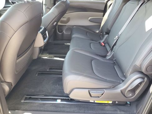 New 2026 Kia Carnival image 20