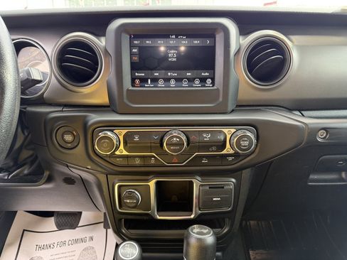 Used 2022 Jeep Wrangler Willys image 20