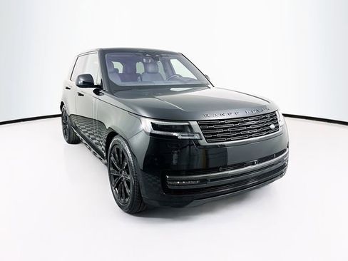 Used 2023 Land Rover Range Rover SE AWD/4WD image 3