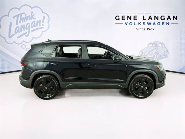 New 2027 Volkswagen Taos SE AWD/4WD image 4