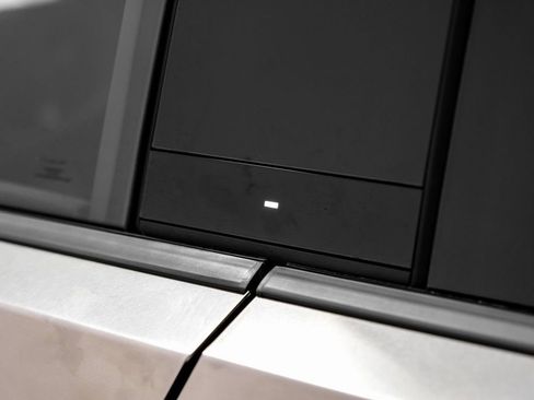 Used 2024 Tesla Cybertruck AWD Crew Cab image 41