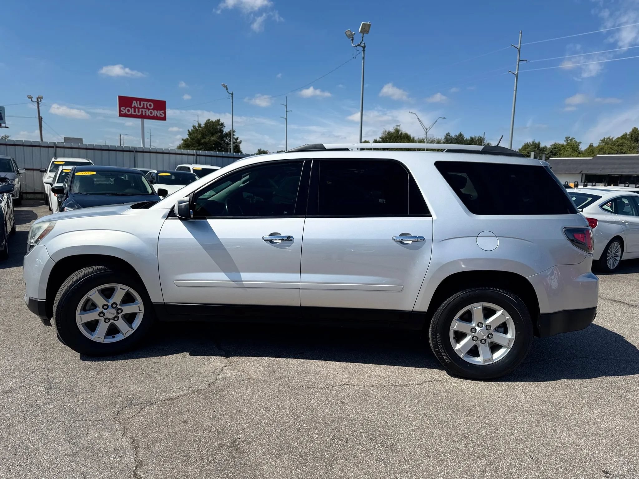 Used 2016 GMC Acadia SLE FWD image 6