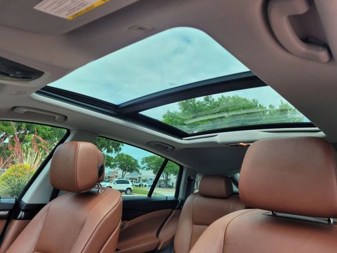 Used 2012 BMW 535i xDrive AWD/4WD image 45