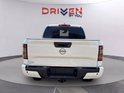 New 2027 Nissan Frontier SV w/ SV Convenience Package