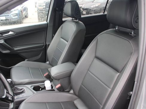 Used 2021 Volkswagen Tiguan SE R-Line image 21