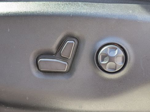 Used 2024 Chrysler Pacifica Touring-L FWD image 20