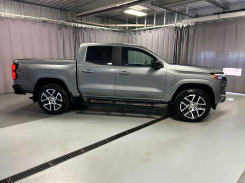 Used 2024 Chevrolet Colorado Z71 w/ Z71 Convenience Package 2 AWD/4WD image 8