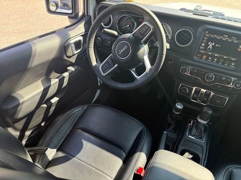 Used 2023 Jeep Wrangler Unlimited Sahara AWD/4WD image 20