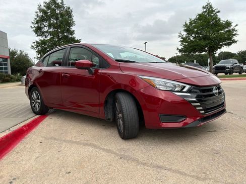 Used 2025 Nissan Versa SV FWD image 4