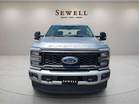 Used 2023 Ford F250 XL w/ STX Appearance Package AWD/4WD image 8