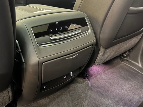 Certified 2025 Cadillac Escalade ESV Sport image 30