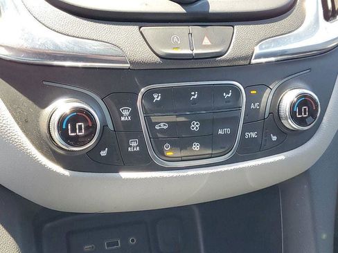 Used 2023 Chevrolet Equinox LT FWD image 16