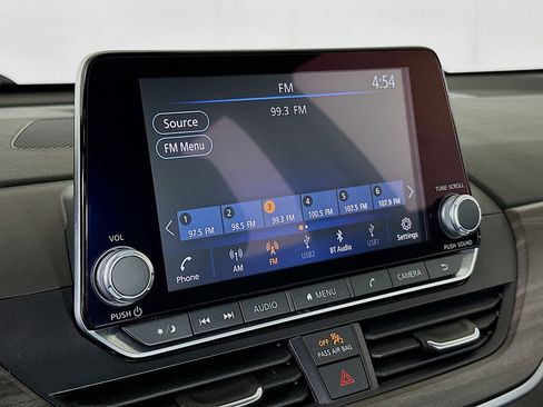 Used 2025 Nissan Altima 2.5 SV image 21