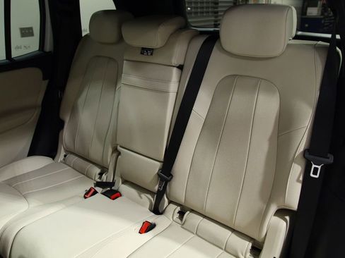 Certified 2025 Mercedes-Benz GLB 250 4MATIC image 30