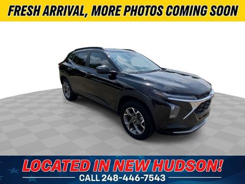 Used 2024 Chevrolet Trax LT w/ Driver Confidence Package FWD image 4