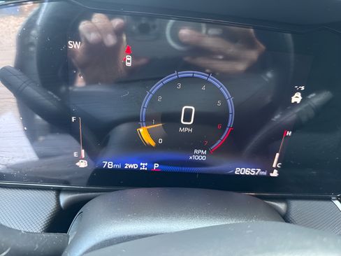 Used 2024 Chevrolet TrailBlazer LT AWD/4WD image 23