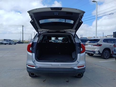 Used 2019 GMC Terrain SLT w/ Preferred Package image 9