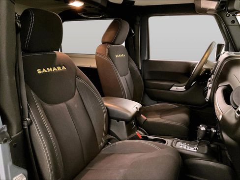 Used 2014 Jeep Wrangler Sahara w/ Dual Top Group image 7