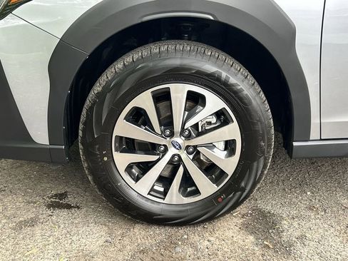 Certified 2025 Subaru Outback Premium w/ Popular Package #1 AWD/4WD image 10