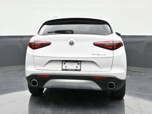 Used 2020 Alfa Romeo Stelvio image 4