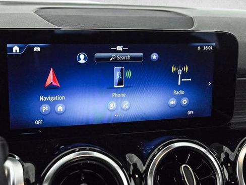 New 2026 Mercedes-Benz GLB 250 4MATIC image 16