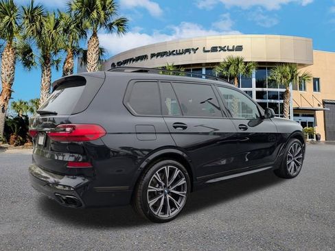 Used 2021 BMW X7 M50i image 5