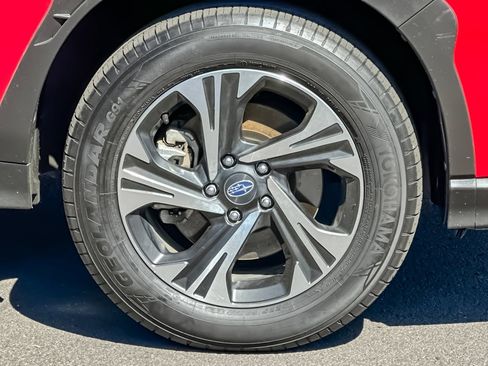 Used 2025 Subaru Crosstrek 2.5i Premium AWD/4WD image 36