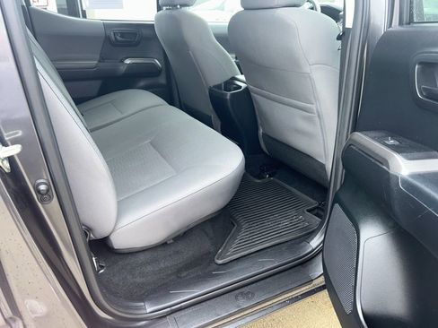 Used 2017 Toyota Tacoma SR5 w/ Tow Package image 23