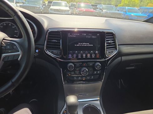 Used 2019 Jeep Grand Cherokee Altitude AWD/4WD image 21