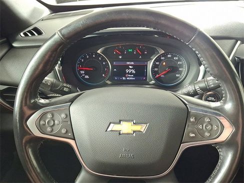 Used 2022 Chevrolet Traverse LT image 19