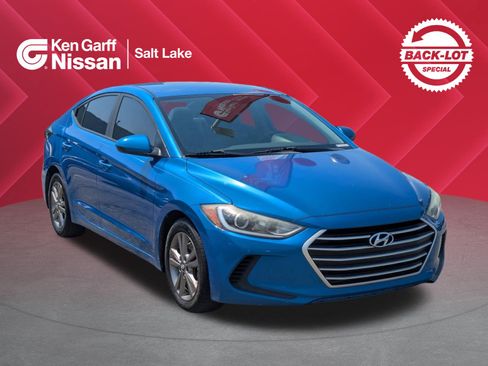 Used 2017 Hyundai Elantra SE FWD image 1
