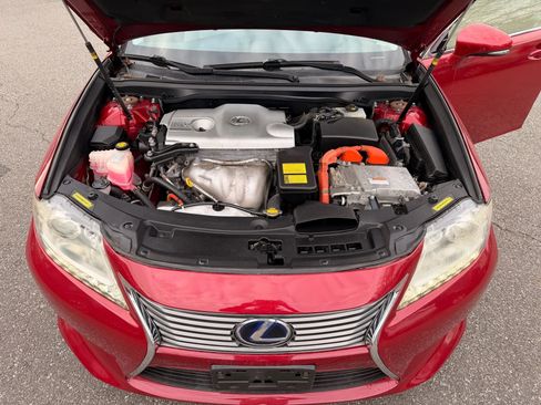Used 2013 Lexus ES 300h image 24