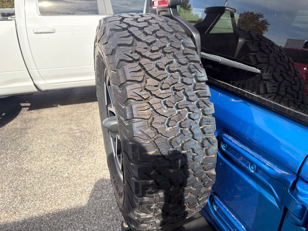Used 2024 Jeep Wrangler Unlimited Rubicon w/ Safety Group AWD/4WD image 9