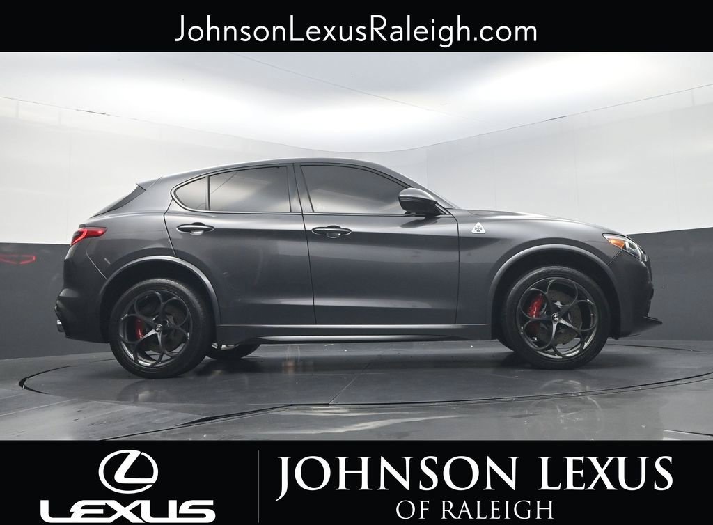 Used 2018 Alfa Romeo Stelvio Quadrifoglio w/ Driver Assist Dynamic Package AWD/4WD image 22