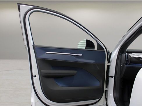 New 2026 Volvo EX30 Cross Country Ultra image 26