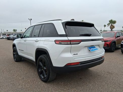 Used 2024 Jeep Grand Cherokee Altitude AWD/4WD image 4