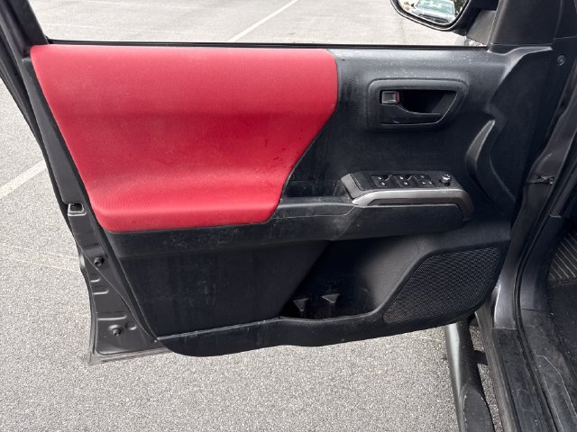 Used 2017 Toyota Tacoma SR5 w/ Tow Package AWD/4WD image 25