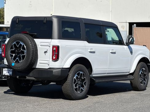 Used 2025 Ford Bronco Outer Banks image 5